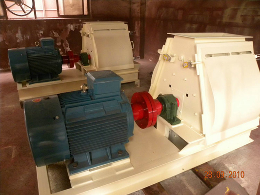 Daling - de Lagerssojaboon Hammermill van de Typeinvoer met 1.5kw-de Macht SWSP63 * 65 van de Voermotor
